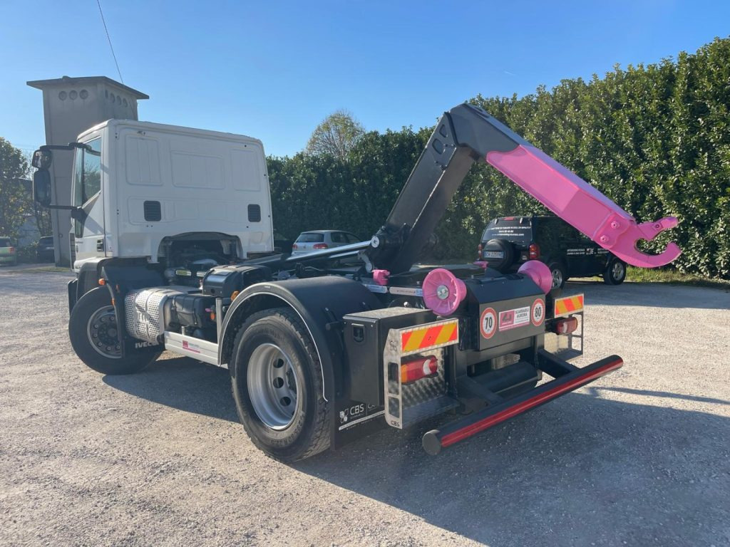 IVECO EUROCARGO 180E25 CON SCARRABILE NUOVO - Camión multibasculante: foto 4 IVECO EUROCARGO 180E25 CON SCARRABILE NUOVO - Camión multibasculante: foto 4