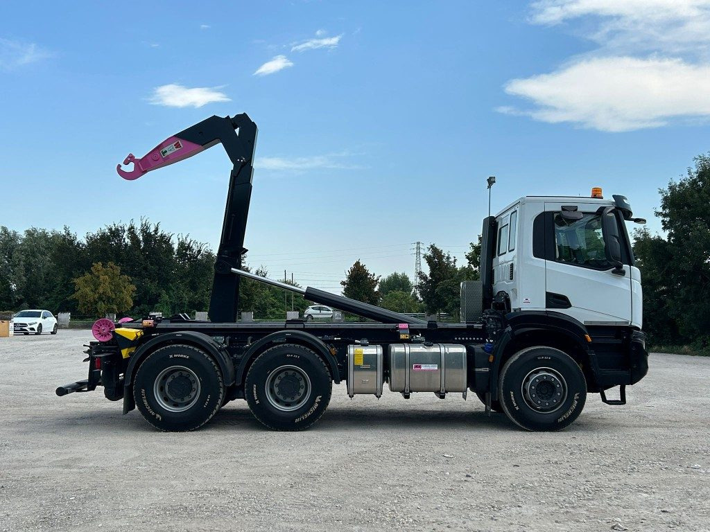 Camión multibasculante nuevo IVECO TRAKKER T-WAY AD380T NUOVO SCARRABILE: foto 6