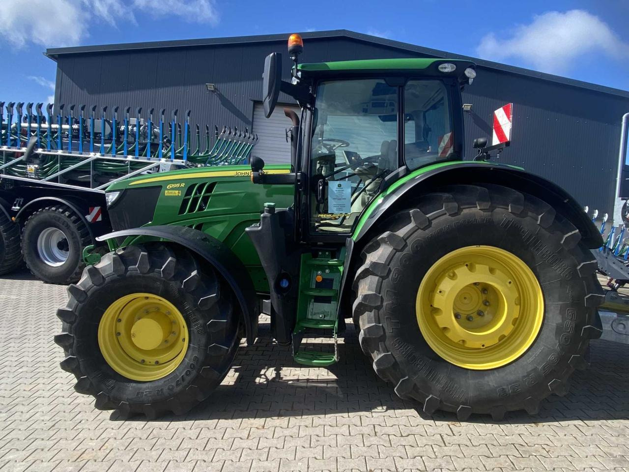 John Deere 6195R - Tractor: foto 2 John Deere 6195R - Tractor: foto 2