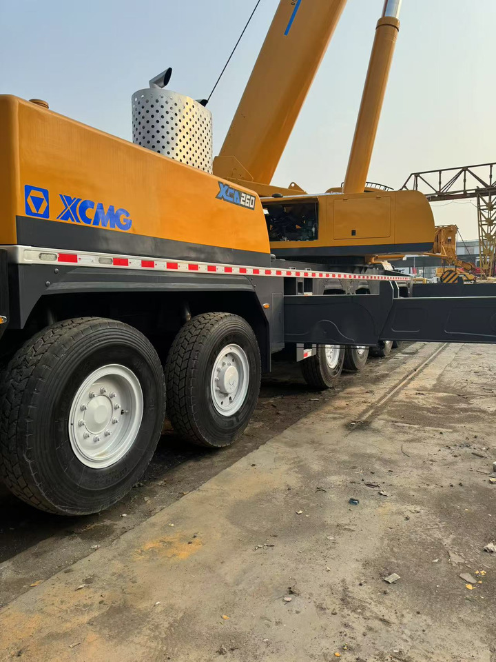 XCMG QAY240 XCT240 XCA240 240 ton 250 ton 260 ton 200 ton 220 ton crane - Autogrúa: foto 5 XCMG QAY240 XCT240 XCA240 240 ton 250 ton 260 ton 200 ton 220 ton crane - Autogrúa: foto 5