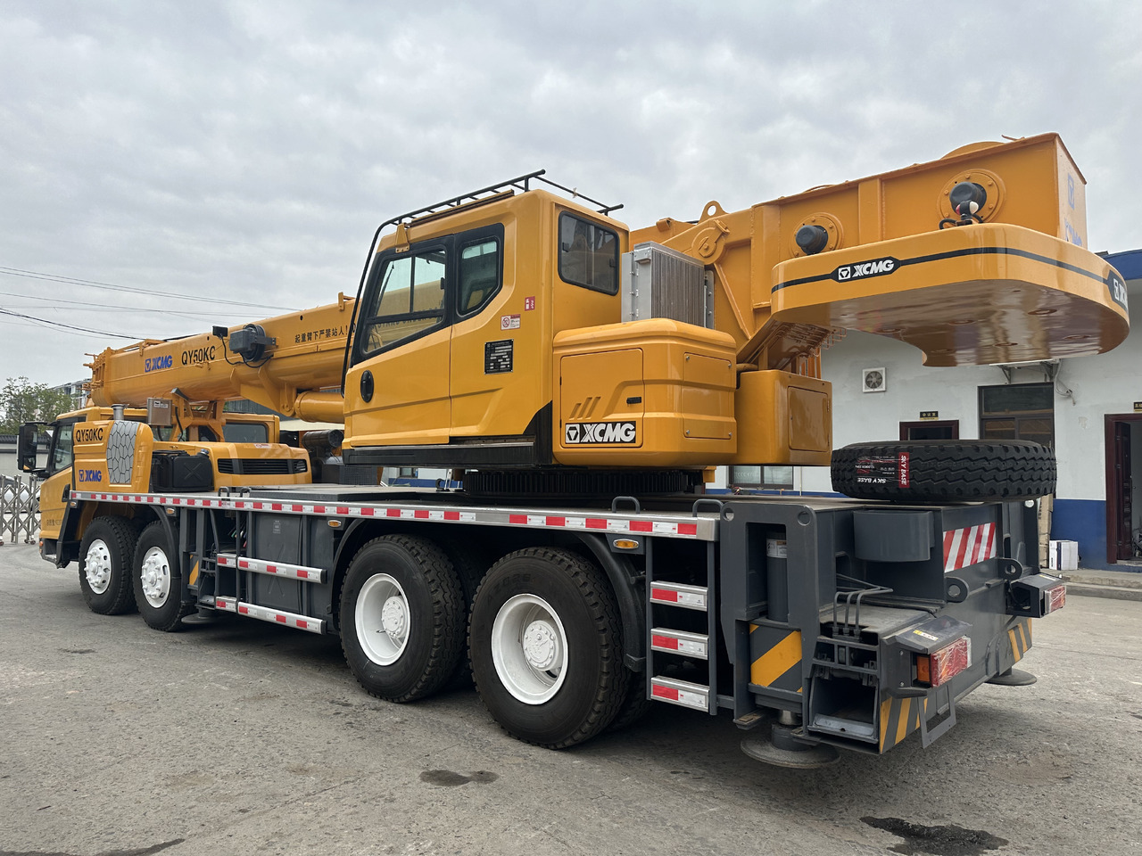 XCMG QY50KC 50 Ton 55ton 70t 100t 130t 160t 200t 240t 300t truck crane - Autogrúa: foto 3 XCMG QY50KC 50 Ton 55ton 70t 100t 130t 160t 200t 240t 300t truck crane - Autogrúa: foto 3