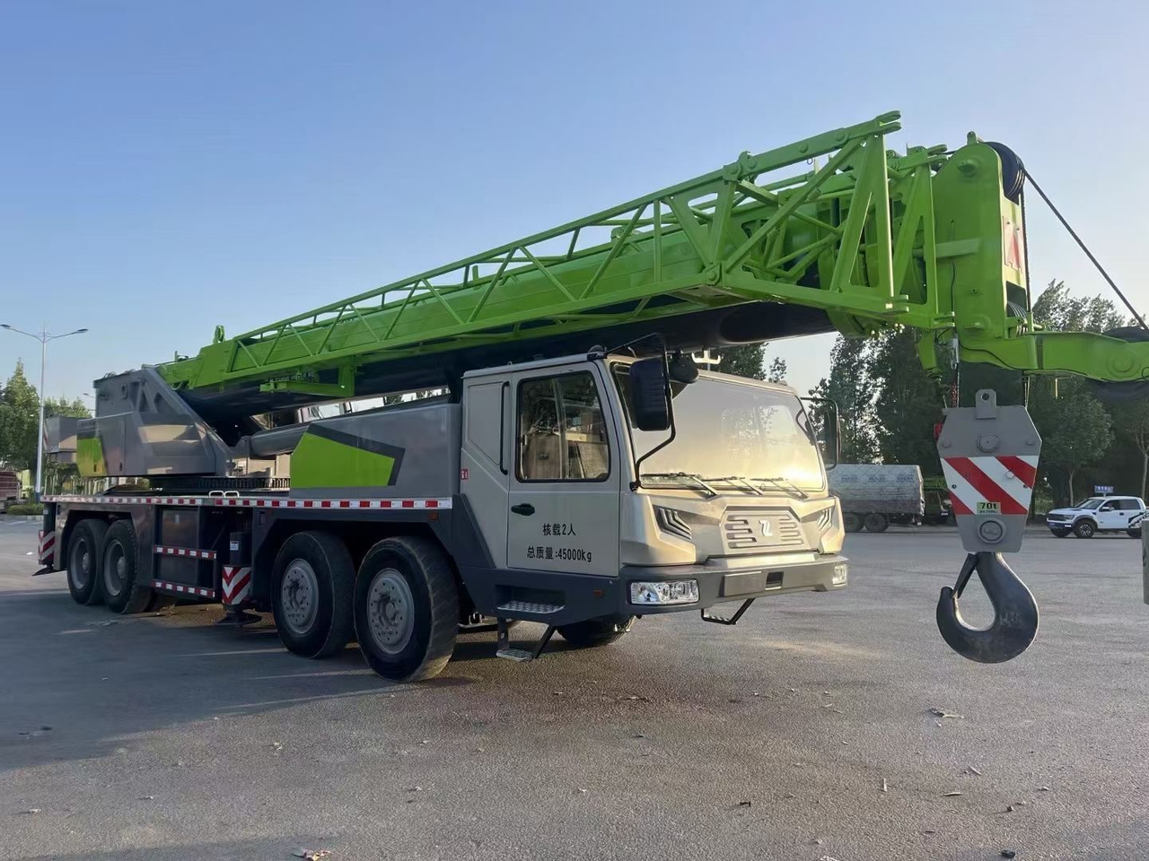 ZOOMLION ZTC700V 70 ton 80 ton ztc800v ztc1000v truck crane - Autogrúa: foto 2 ZOOMLION ZTC700V 70 ton 80 ton ztc800v ztc1000v truck crane - Autogrúa: foto 2