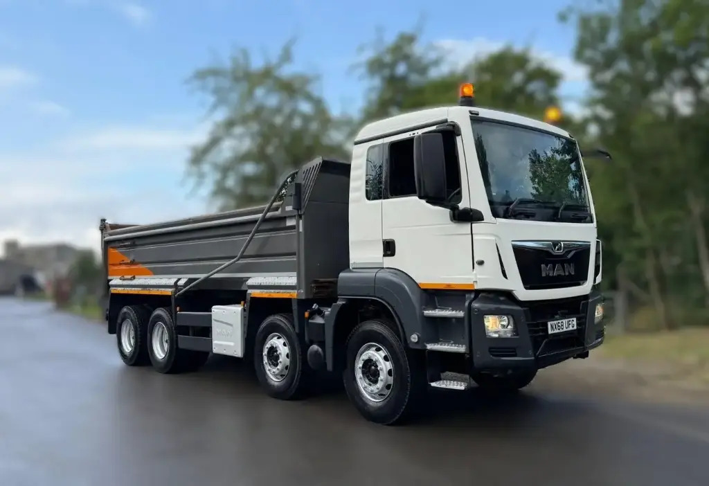 MAN TGS 35.420 8x4 Tipper (UFG) - Camión volquete: foto 1 MAN TGS 35.420 8x4 Tipper (UFG) - Camión volquete: foto 1