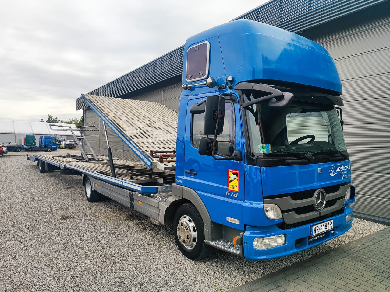 MERCEDES-BENZ ATEGO - Camión portavehículos: foto 2 MERCEDES-BENZ ATEGO - Camión portavehículos: foto 2