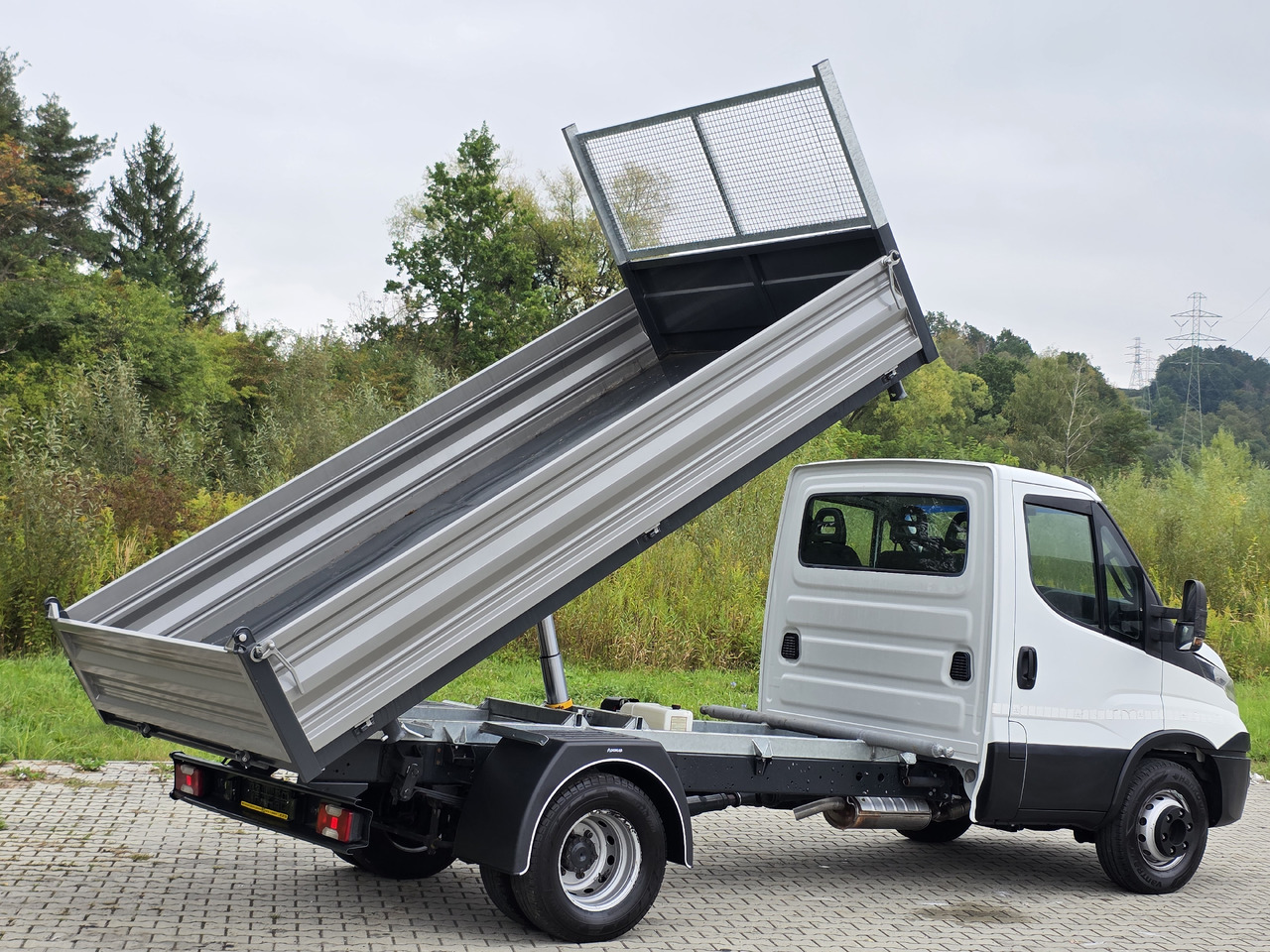 IVECO Daily 70c-17 Wywrotka 3.80 M ! Kiper 3-Stronny ! Klima ! 3.0 HPI * 170 Hp ! Super Stan ! Z Włoch ! - Furgoneta basculante: foto 5 IVECO Daily 70c-17 Wywrotka 3.80 M ! Kiper 3-Stronny ! Klima ! 3.0 HPI * 170 Hp ! Super Stan ! Z Włoch ! - Furgoneta basculante: foto 5