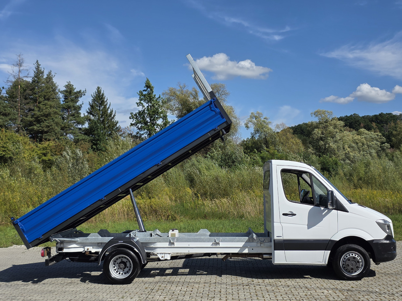 MERCEDES-BENZ Sprinter 419 CDI Wywrotka 4.50 M ! Kiper 3-Stronny ! Klima ! 3.0 CDI * 190 Km ! - Furgoneta basculante: foto 3 MERCEDES-BENZ Sprinter 419 CDI Wywrotka 4.50 M ! Kiper 3-Stronny ! Klima ! 3.0 CDI * 190 Km ! - Furgoneta basculante: foto 3