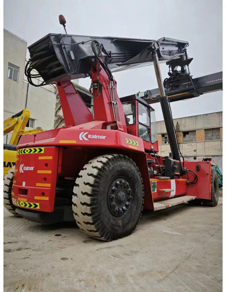 Kalmar DRF450 - Reach stacker: foto 1 Kalmar DRF450 - Reach stacker: foto 1
