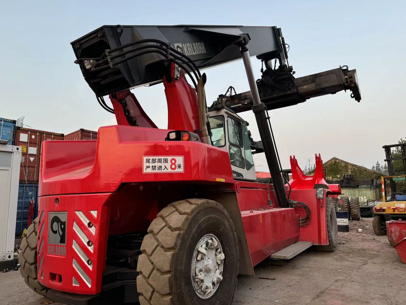 Kalmar DRU450 - Reach stacker: foto 1 Kalmar DRU450 - Reach stacker: foto 1
