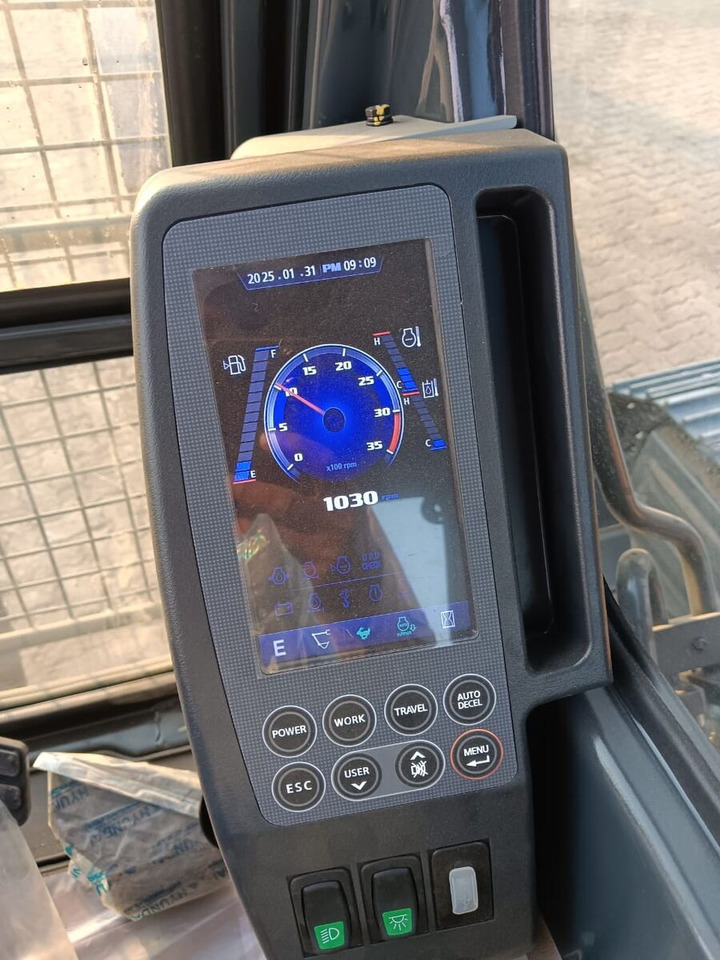 New Hyundai R215L tracked excavator - Excavadora de cadenas: foto 2 New Hyundai R215L tracked excavator - Excavadora de cadenas: foto 2