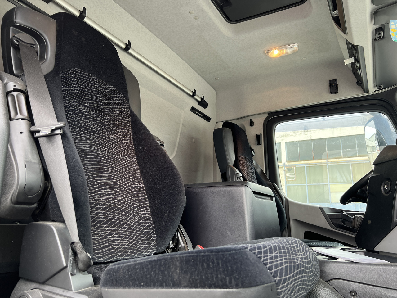 Leasing de MERCEDES-BENZ ANTOS 18.30 L automatische Seitenladung | LBW | Klima | Tempomat MERCEDES-BENZ ANTOS 18.30 L automatische Seitenladung | LBW | Klima | Tempomat: foto 31