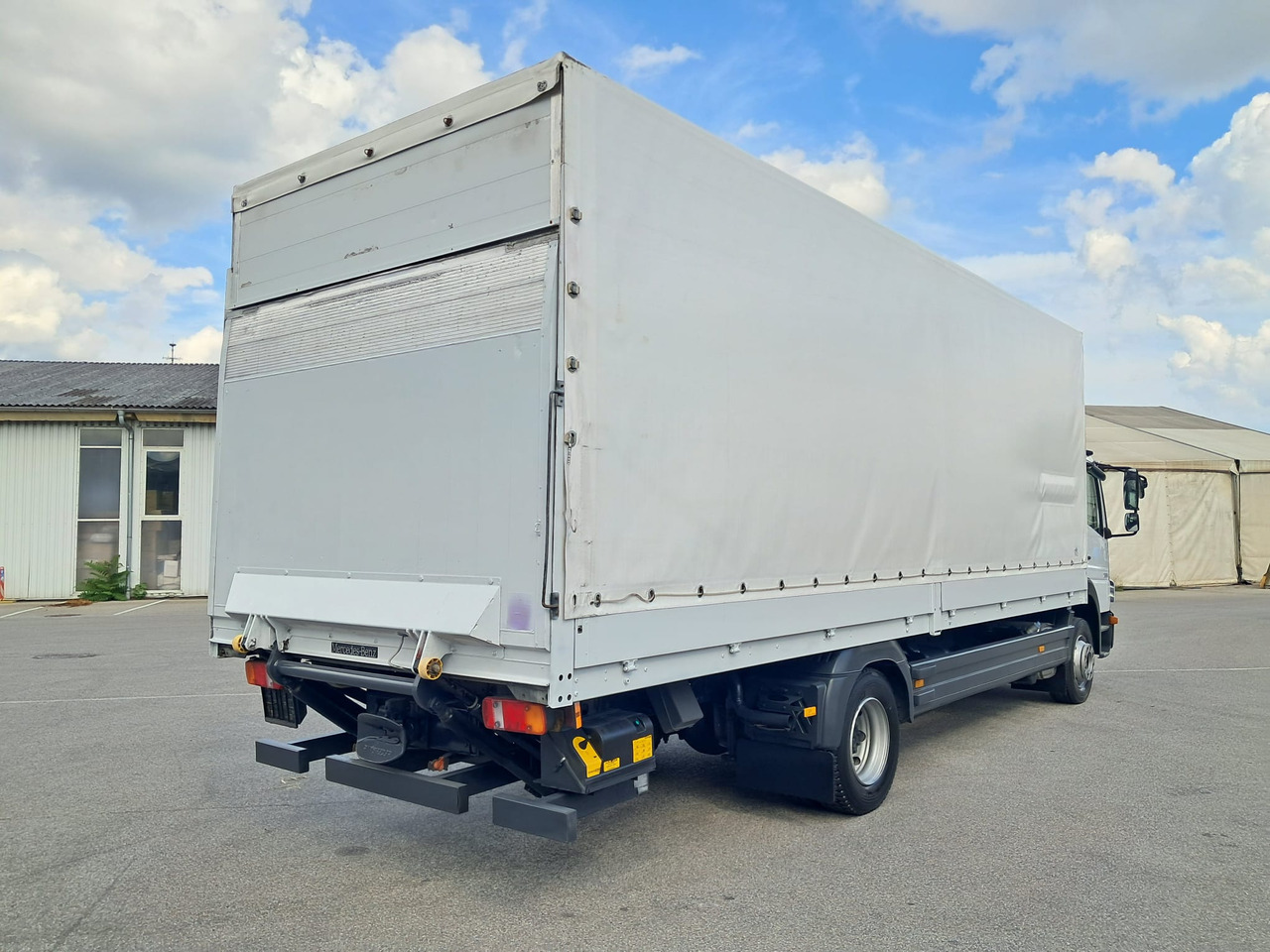 MERCEDES-BENZ ATEGO 12 24 Plane LBW | Klima | Schaltgetriebe - Camión lona: foto 5 MERCEDES-BENZ ATEGO 12 24 Plane LBW | Klima | Schaltgetriebe - Camión lona: foto 5