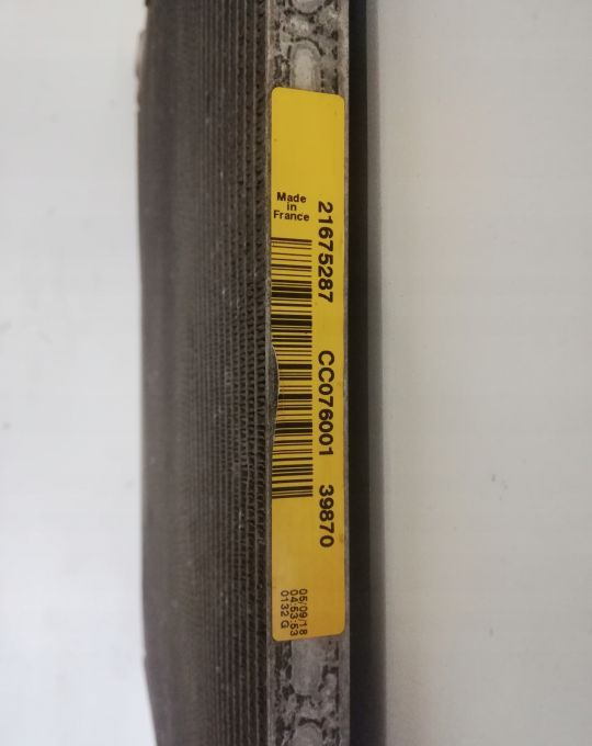 CHŁODNICA KLIMY VOLVO FL ORGINAŁ 21675287 18R. - Condensador para Camión: foto 2 CHŁODNICA KLIMY VOLVO FL ORGINAŁ 21675287 18R. - Condensador para Camión: foto 2