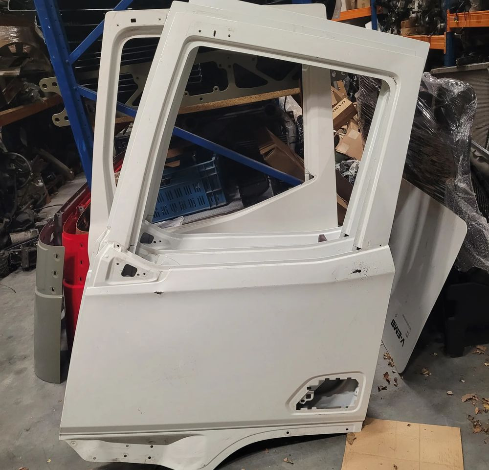 DRZWI LEWE DAF XG XD NOWY MODEL ORYGINAŁ CHWALIM116 - Puerta y piezas para Camión: foto 1 DRZWI LEWE DAF XG XD NOWY MODEL ORYGINAŁ CHWALIM116 - Puerta y piezas para Camión: foto 1