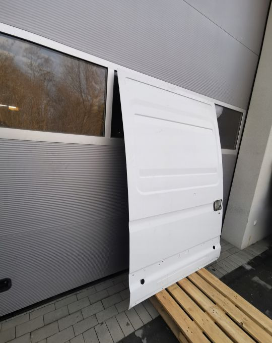 DRZWI PRZESUWNE IVECO DAILY PRAWE - Puerta y piezas: foto 3 DRZWI PRZESUWNE IVECO DAILY PRAWE - Puerta y piezas: foto 3