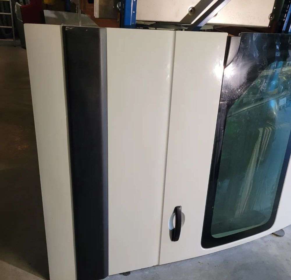 DRZWI RENAULT MASTER PRZESUWNE BOCZNE. - Puerta y piezas para Furgoneta: foto 2 DRZWI RENAULT MASTER PRZESUWNE BOCZNE. - Puerta y piezas para Furgoneta: foto 2
