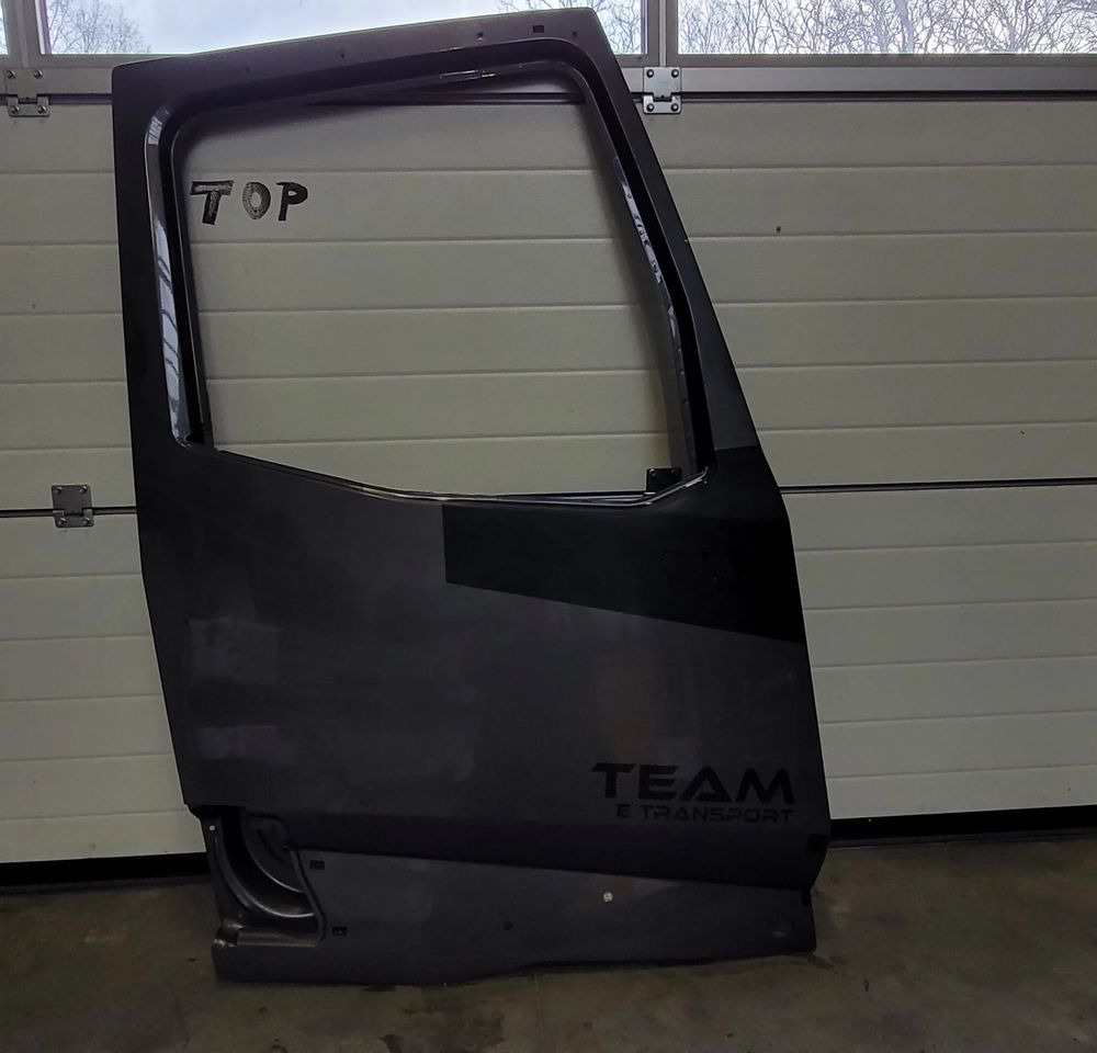 DRZWI RENAULT RANGE T GAMA ORYGINAŁ CHWALIM116 - Puerta y piezas para Camión: foto 1 DRZWI RENAULT RANGE T GAMA ORYGINAŁ CHWALIM116 - Puerta y piezas para Camión: foto 1