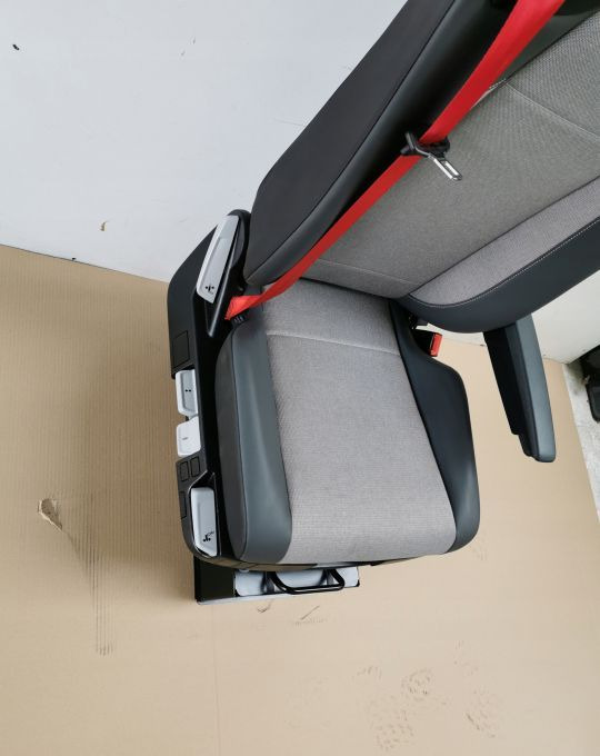 FOTEL RENAULT RANGE T GAMA PRAWY NOWY PNEUMATYCZNY - Asiento para Camión: foto 3 FOTEL RENAULT RANGE T GAMA PRAWY NOWY PNEUMATYCZNY - Asiento para Camión: foto 3
