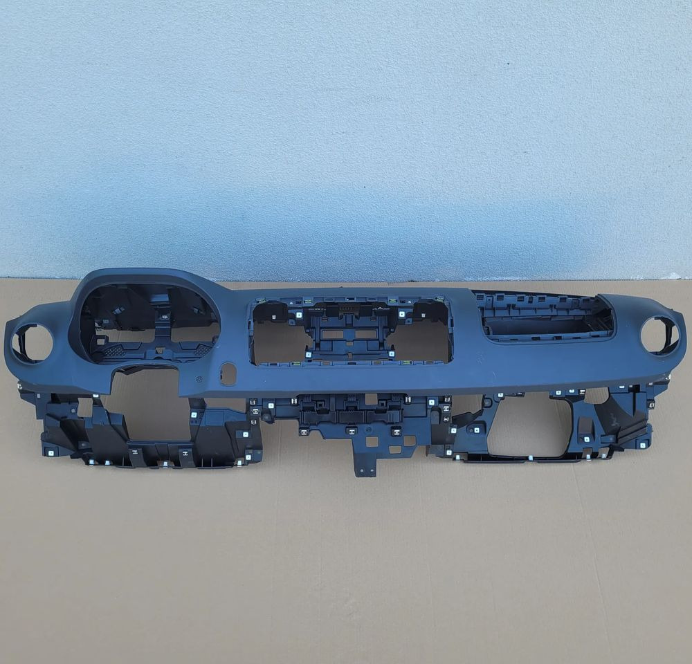 KONSOLA MERCEDES SPRINTER W910 W907 - Salpicadero para Camión: foto 1 KONSOLA MERCEDES SPRINTER W910 W907 - Salpicadero para Camión: foto 1