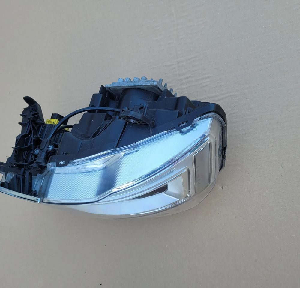 LAMPA LED DAF XF XG ORYGINAŁ 2188985 CHWALIM116 - Carrocería y exterior para Camión: foto 3 LAMPA LED DAF XF XG ORYGINAŁ 2188985 CHWALIM116 - Carrocería y exterior para Camión: foto 3