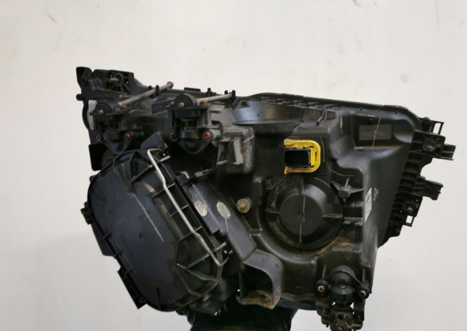LAMPA MERCEDES ACTROS ANTOS XENON mp4 A9608202639 - Faro delantero: foto 2 LAMPA MERCEDES ACTROS ANTOS XENON mp4 A9608202639 - Faro delantero: foto 2
