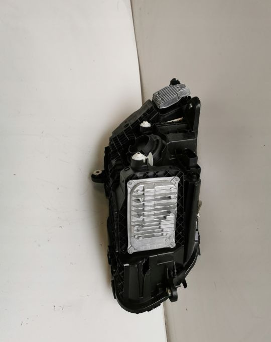 LAMPA MERCEDES C KLASA A2059065906 LIFT LEWA - Faro delantero para Camión: foto 3 LAMPA MERCEDES C KLASA A2059065906 LIFT LEWA - Faro delantero para Camión: foto 3