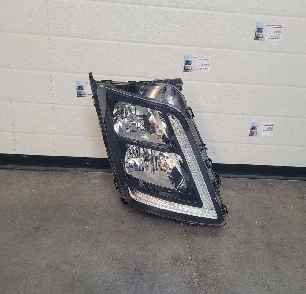 LAMPA VOLVO FMX RH ORYGINAŁ 22239057 CHWALIM116 - Luz/ Iluminación para Camión: foto 1 LAMPA VOLVO FMX RH ORYGINAŁ 22239057 CHWALIM116 - Luz/ Iluminación para Camión: foto 1