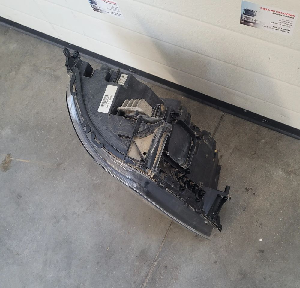 LAMPA VOLVO FMX RH ORYGINAŁ 22239057 CHWALIM116 - Luz/ Iluminación para Camión: foto 2 LAMPA VOLVO FMX RH ORYGINAŁ 22239057 CHWALIM116 - Luz/ Iluminación para Camión: foto 2