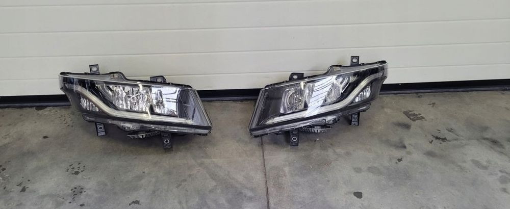 LAMPY IVECO S WAY KOMPLET ORYGINAŁ - Faro delantero para Camión: foto 1 LAMPY IVECO S WAY KOMPLET ORYGINAŁ - Faro delantero para Camión: foto 1