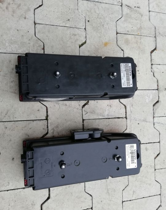 LAMPY TYL VOLVO FM FMX ORYGINAŁ KOMPLET NOWE - Luz trasera para Camión: foto 2 LAMPY TYL VOLVO FM FMX ORYGINAŁ KOMPLET NOWE - Luz trasera para Camión: foto 2