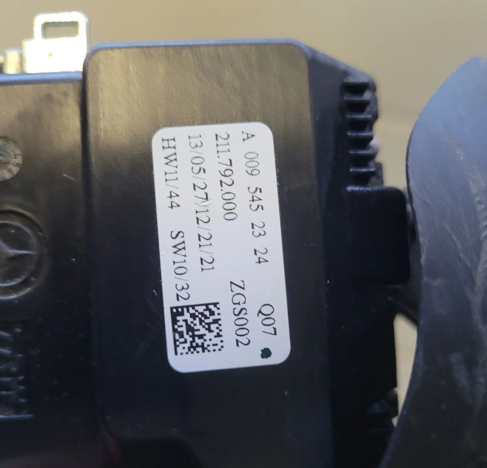 MANETKA ZMIANY BIEGÓW MERCEDES ACTROS A0095452324 CHWALIM116 - Palanca de cambio para Camión: foto 2 MANETKA ZMIANY BIEGÓW MERCEDES ACTROS A0095452324 CHWALIM116 - Palanca de cambio para Camión: foto 2