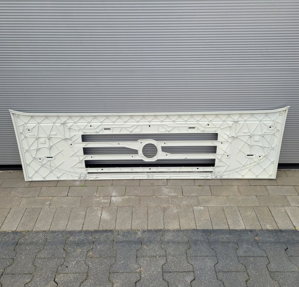 MASKA ATRAPA VOLVO FMX ORYGINAŁ 82257549 CHWALIM116 - Carrocería y exterior para Camión: foto 4 MASKA ATRAPA VOLVO FMX ORYGINAŁ 82257549 CHWALIM116 - Carrocería y exterior para Camión: foto 4