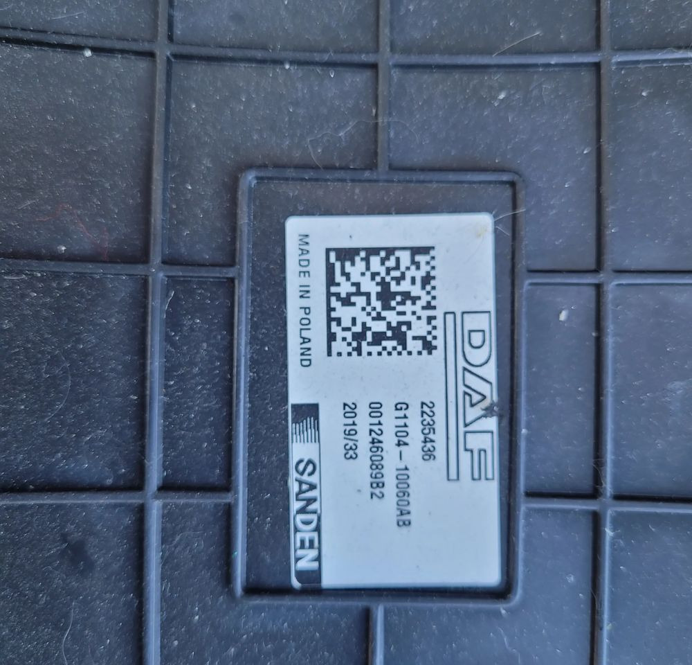 NAGRZEWNICA DAF XF 106 2235436 CHWALIM116 - Calefacción/ Ventilación para Camión: foto 4 NAGRZEWNICA DAF XF 106 2235436 CHWALIM116 - Calefacción/ Ventilación para Camión: foto 4
