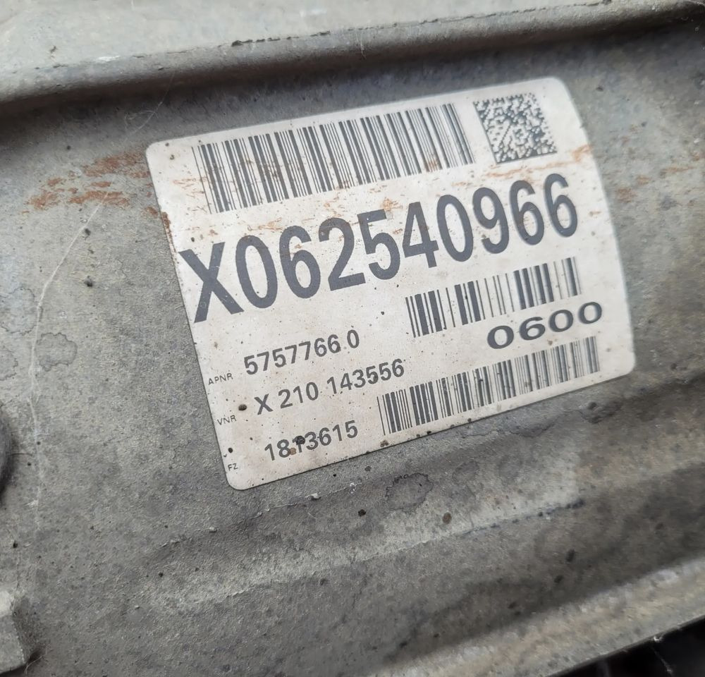 OBUDOWA SKRZYNI BIEGÓW MERCEDES ACTROS MP4 A9482610101 - Caja de cambios para Camión: foto 3 OBUDOWA SKRZYNI BIEGÓW MERCEDES ACTROS MP4 A9482610101 - Caja de cambios para Camión: foto 3
