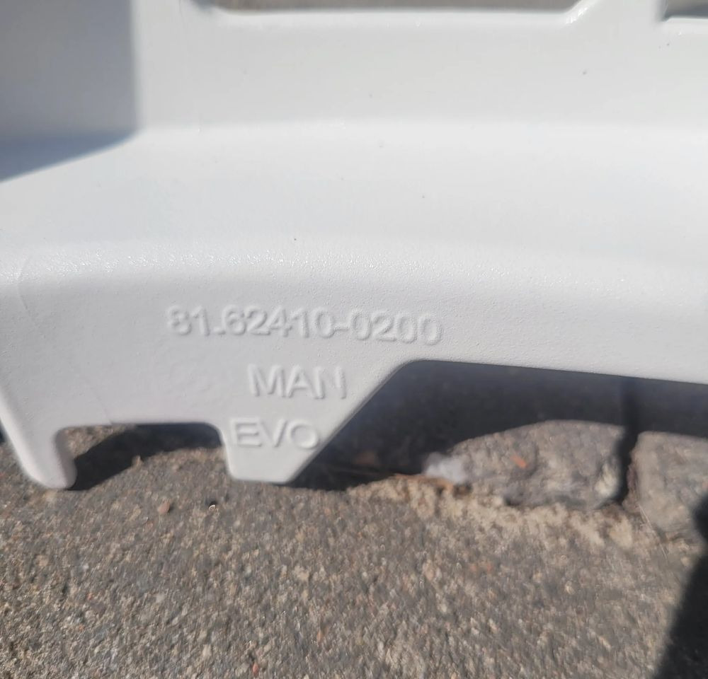 OSŁONA SŁUPKA RH MAN TGX ORYGINAŁ 81.62410-0200 - Carrocería y exterior para Camión: foto 3 OSŁONA SŁUPKA RH MAN TGX ORYGINAŁ 81.62410-0200 - Carrocería y exterior para Camión: foto 3