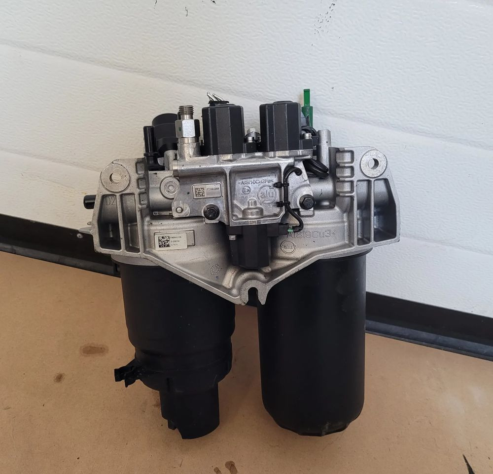 PODSTAWA FILTRA PALIWA VOLVO FH4 ORYGINAŁ 24137484 CHWALIM116 - Filtro de combustible para Camión: foto 1 PODSTAWA FILTRA PALIWA VOLVO FH4 ORYGINAŁ 24137484 CHWALIM116 - Filtro de combustible para Camión: foto 1