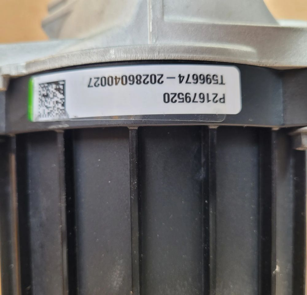 PODSTAWA OLEJU VOLVO FH4 FH5 P21679520 NOWY ORYGINAŁ - Procesamiento de combustible para Camión: foto 3 PODSTAWA OLEJU VOLVO FH4 FH5 P21679520 NOWY ORYGINAŁ - Procesamiento de combustible para Camión: foto 3