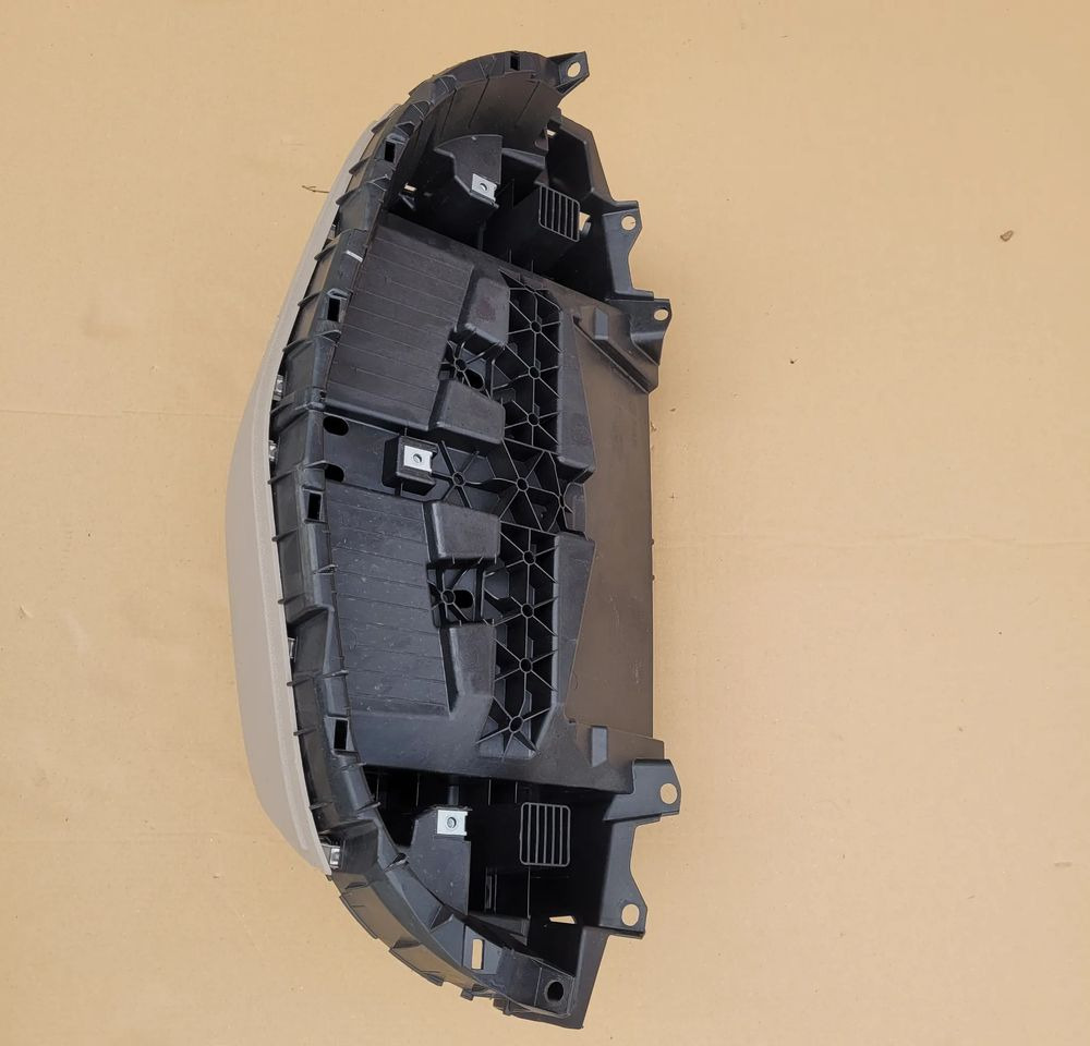 SCHOWEK DESKI ROZDZIELCZEJ DAF XG XD NM 2295671 CHWALIM116 - Cabina e interior para Camión: foto 2 SCHOWEK DESKI ROZDZIELCZEJ DAF XG XD NM 2295671 CHWALIM116 - Cabina e interior para Camión: foto 2