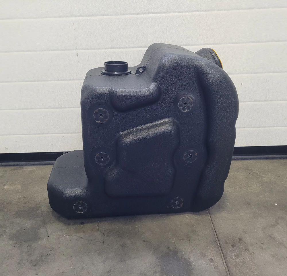 ZBIORNIK AD BULE VOLVO FH4 LOW DECK OM 23251717 CHWALIM116 - Depósito de AdBlue para Camión: foto 2 ZBIORNIK AD BULE VOLVO FH4 LOW DECK OM 23251717 CHWALIM116 - Depósito de AdBlue para Camión: foto 2