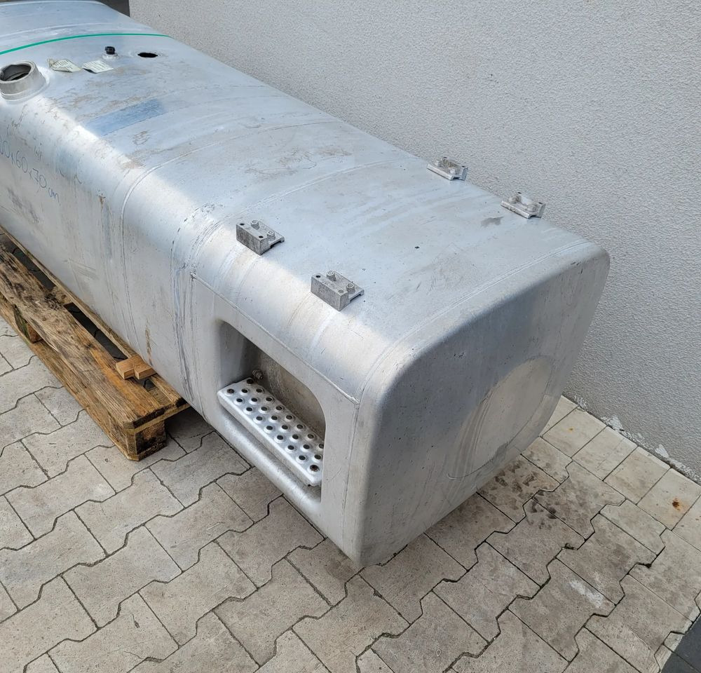 ZBIORNIK PALIWA MAN TGX TGS 200X60X70CM - Procesamiento de combustible: foto 2 ZBIORNIK PALIWA MAN TGX TGS 200X60X70CM - Procesamiento de combustible: foto 2