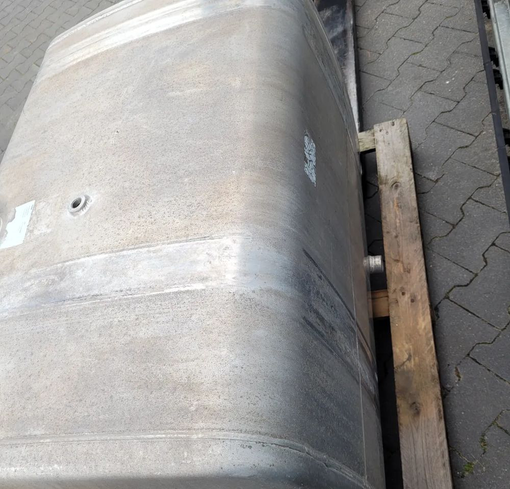 ZBIORNIK PALIWA MAN TGX TGS 450L 105X70X70CM - Procesamiento de combustible para Camión: foto 4 ZBIORNIK PALIWA MAN TGX TGS 450L 105X70X70CM - Procesamiento de combustible para Camión: foto 4