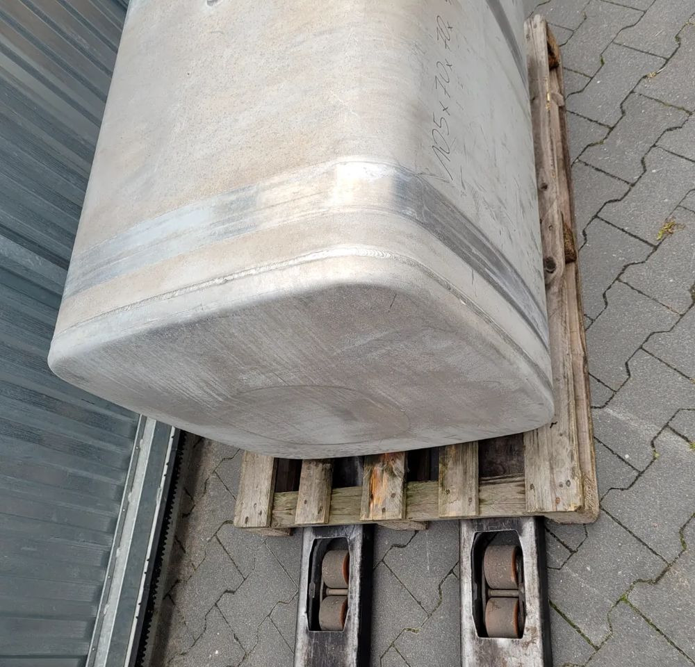 ZBIORNIK PALIWA MAN TGX TGS 450L 105X70X70CM - Procesamiento de combustible para Camión: foto 3 ZBIORNIK PALIWA MAN TGX TGS 450L 105X70X70CM - Procesamiento de combustible para Camión: foto 3