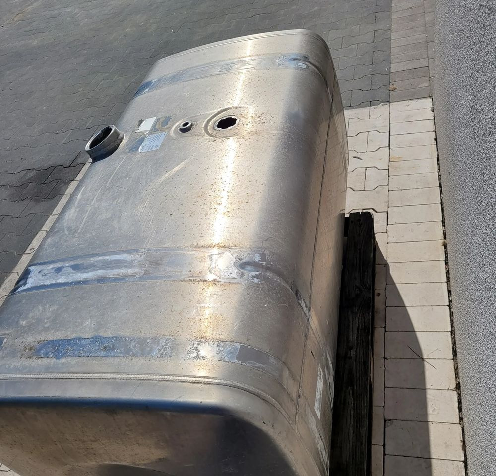 ZBIORNIK PALIWA MAN TGX TGS 490L 130X63X68CM - Procesamiento de combustible: foto 5 ZBIORNIK PALIWA MAN TGX TGS 490L 130X63X68CM - Procesamiento de combustible: foto 5