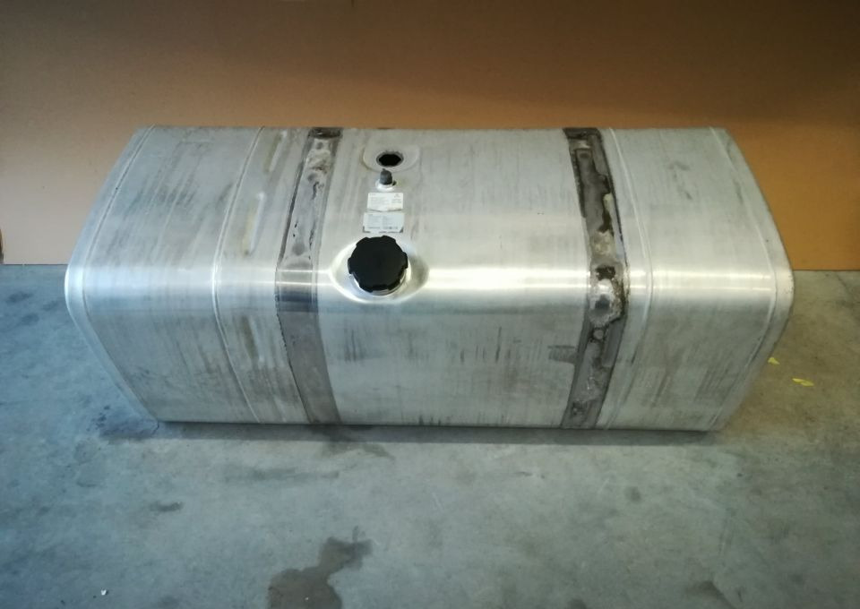 ZBIORNIK PALIWA MAN TGX TGS TGA 600L euro6 - Depósito de combustible para Camión: foto 1 ZBIORNIK PALIWA MAN TGX TGS TGA 600L euro6 - Depósito de combustible para Camión: foto 1