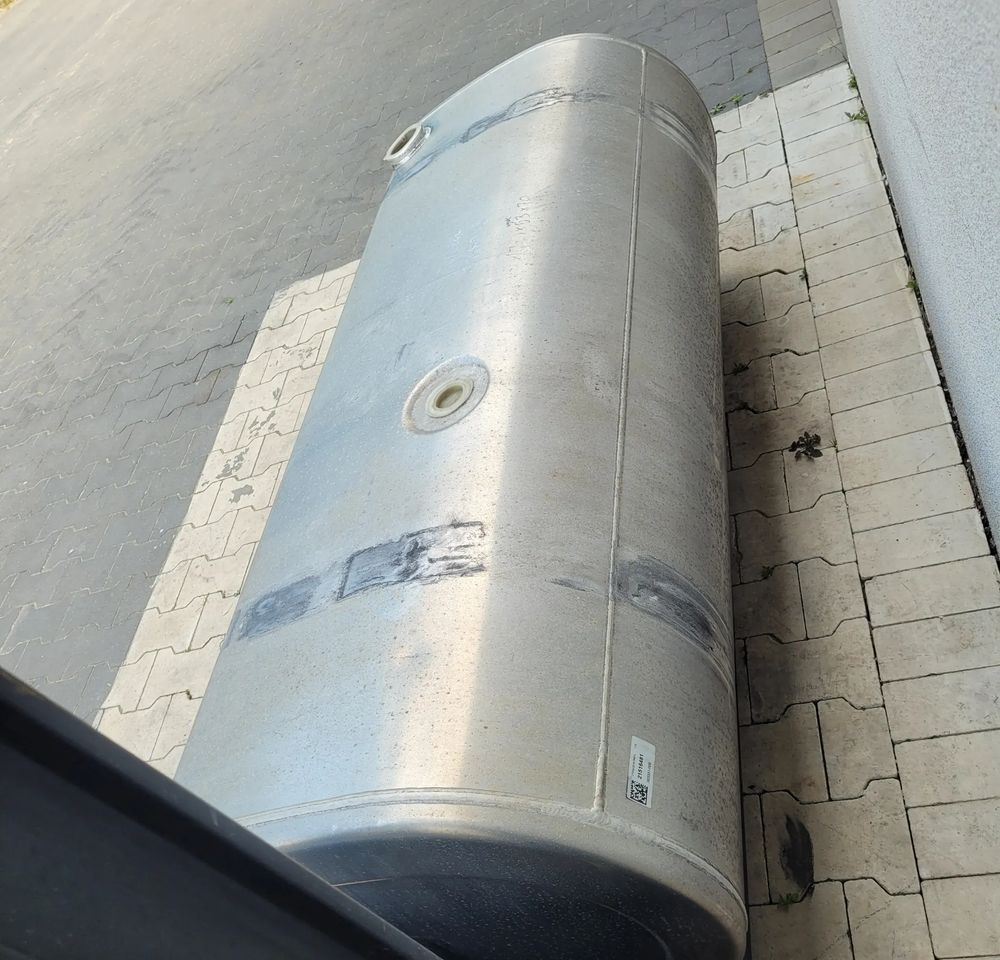 ZBIORNIK PALIWA VOLVO FH4 170X53X70 LOW DECK 540l - Procesamiento de combustible: foto 5 ZBIORNIK PALIWA VOLVO FH4 170X53X70 LOW DECK 540l - Procesamiento de combustible: foto 5
