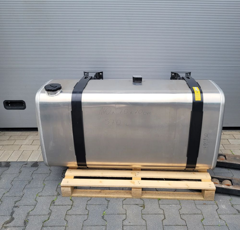 ZBIORNIK PALIWA VOLVO FH4 FH5 GAMA 140X70X70CM 21516453 570L CHWALIM116 - Procesamiento de combustible para Camión: foto 1 ZBIORNIK PALIWA VOLVO FH4 FH5 GAMA 140X70X70CM 21516453 570L CHWALIM116 - Procesamiento de combustible para Camión: foto 1