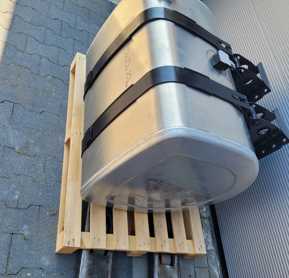 ZBIORNIK PALIWA VOLVO FH4 FH5 RENAULT 90X70X70 CM 365L 21516446 CHWALIM116 - Procesamiento de combustible para Camión: foto 5 ZBIORNIK PALIWA VOLVO FH4 FH5 RENAULT 90X70X70 CM 365L 21516446 CHWALIM116 - Procesamiento de combustible para Camión: foto 5