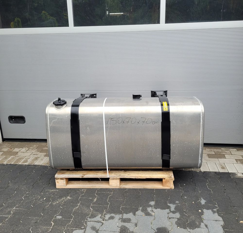ZBIORNIK PALIWA VOLVO FH4 RANGE T 150X70X70CM 605L 21516454 CHWALIM116 - Procesamiento de combustible para Camión: foto 1 ZBIORNIK PALIWA VOLVO FH4 RANGE T 150X70X70CM 605L 21516454 CHWALIM116 - Procesamiento de combustible para Camión: foto 1