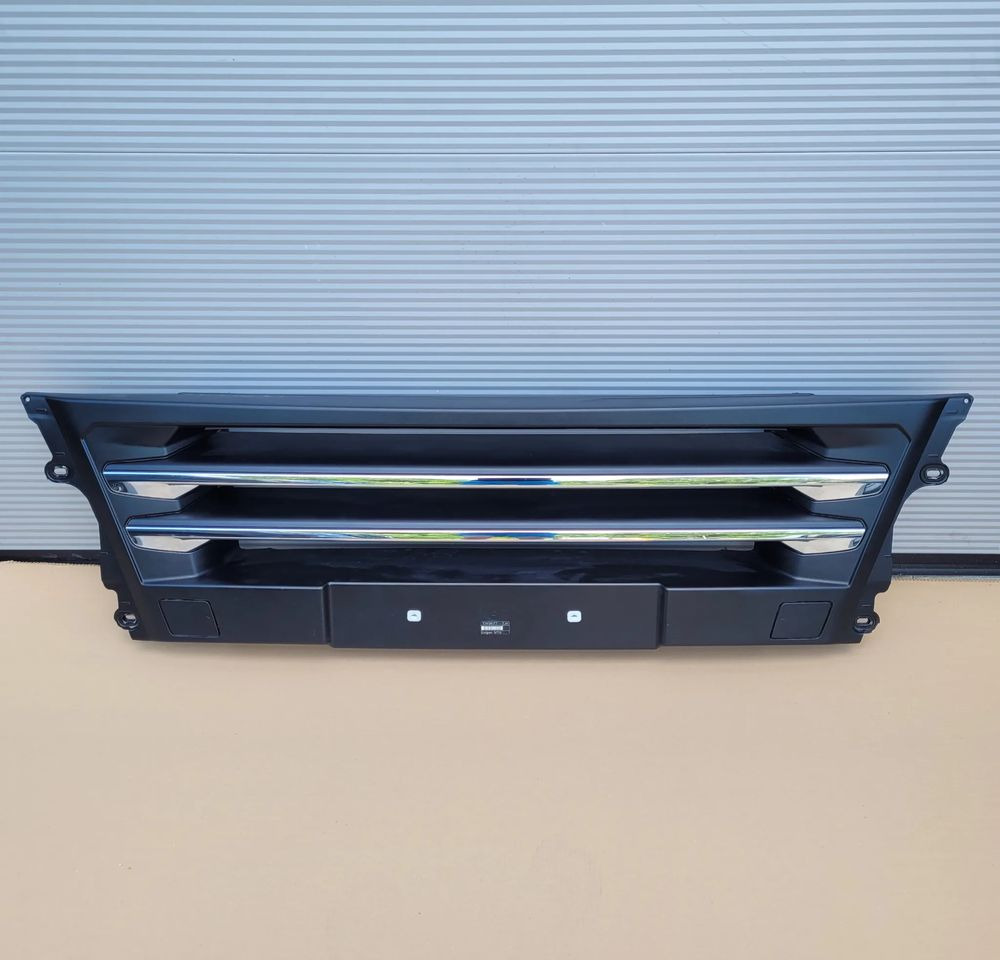 ZDERZAK MAN TGX E6 CHROM LIFT NOWY ORYGINAŁ CHWALIM116 - Parachoques para Camión: foto 1 ZDERZAK MAN TGX E6 CHROM LIFT NOWY ORYGINAŁ CHWALIM116 - Parachoques para Camión: foto 1