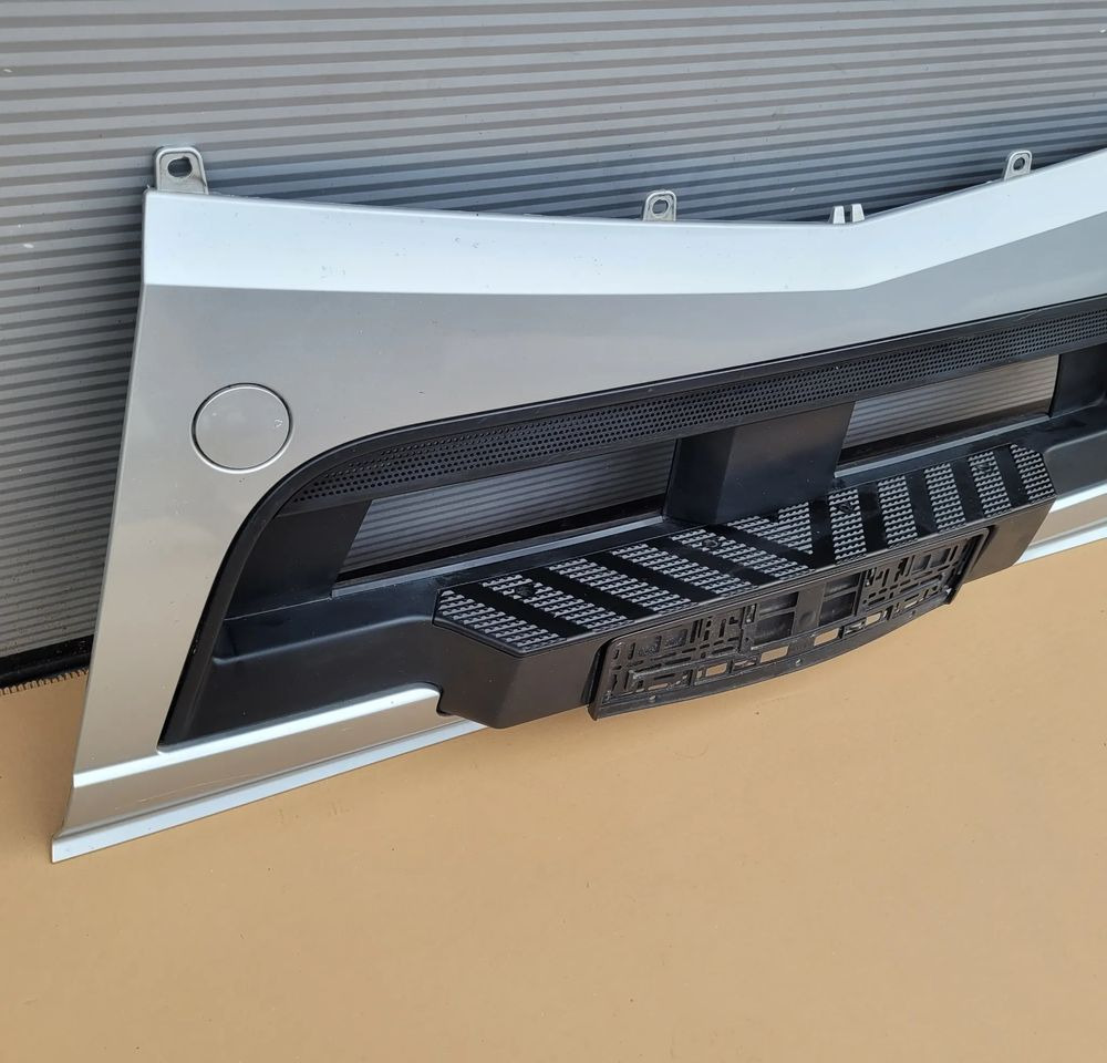 ZDERZAK MERCEDES ACTROS MP4 MP5 ORYGINAŁ A9608856301 CHWALIM116 - Parachoques para Camión: foto 2 ZDERZAK MERCEDES ACTROS MP4 MP5 ORYGINAŁ A9608856301 CHWALIM116 - Parachoques para Camión: foto 2