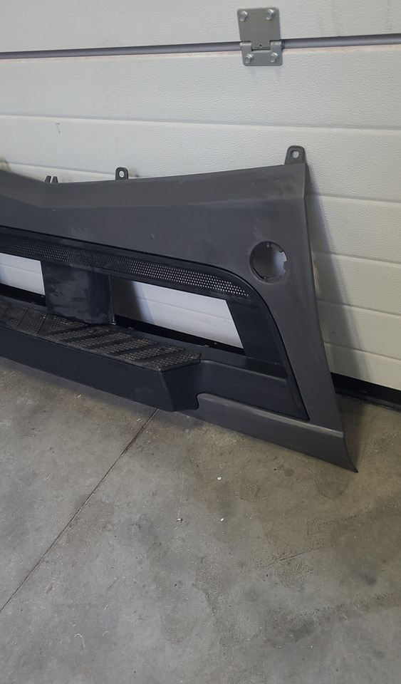 ZDERZAK MERCEDES ACTROS MP4 ORYGINAŁ - Parachoques para Camión: foto 3 ZDERZAK MERCEDES ACTROS MP4 ORYGINAŁ - Parachoques para Camión: foto 3